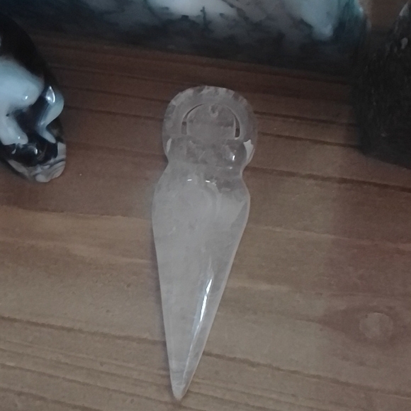 Clear Quartz Goddess - Picture 3 of 4